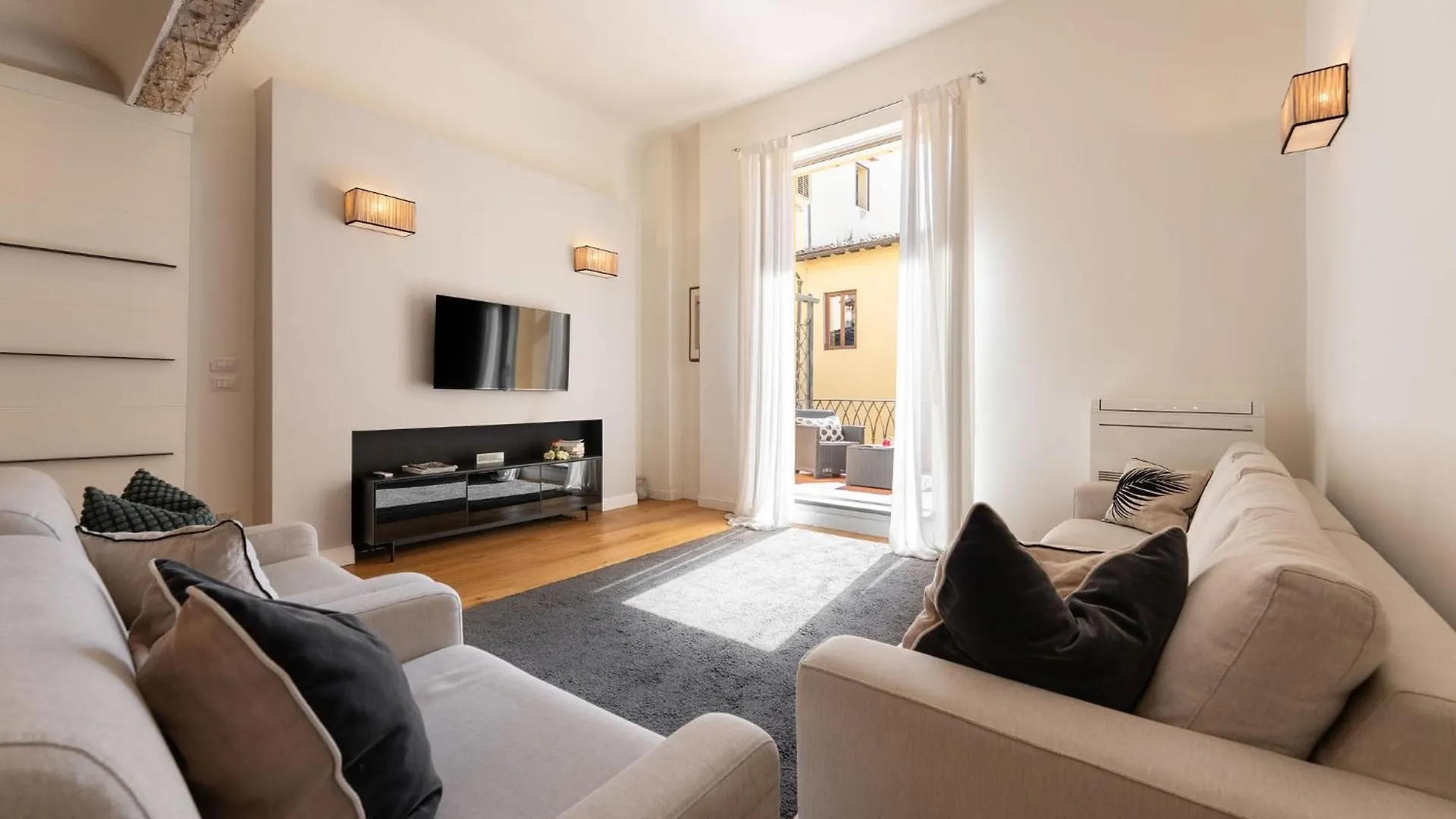 Ta - One Bedroom Luxury Apartment In The Fashion District Florence Italy